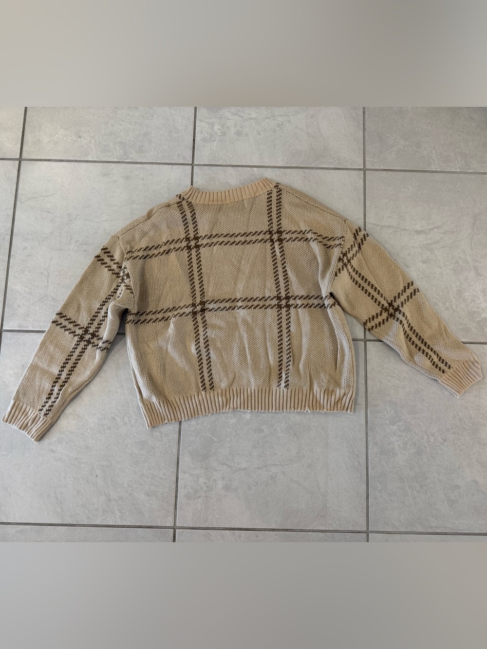 SHEIN Beige Plaid Crew Neck Sweater